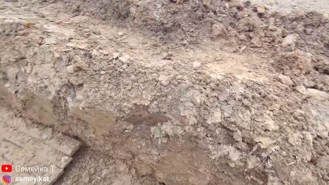 Делаем берега своего пруда на участке лопатой. Копаем пруд? Пруд на даче с рыбой и раками ??! смотреть онлайн