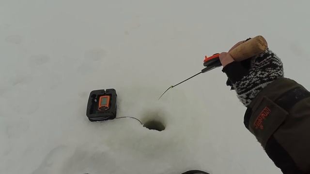 ЧЕРТово ГЛУХОЗИМЬЕ! Рыбалка на чертика, окунь и плотва на безмотылку. Зимняя рыбалка 2020 смотреть онлайн