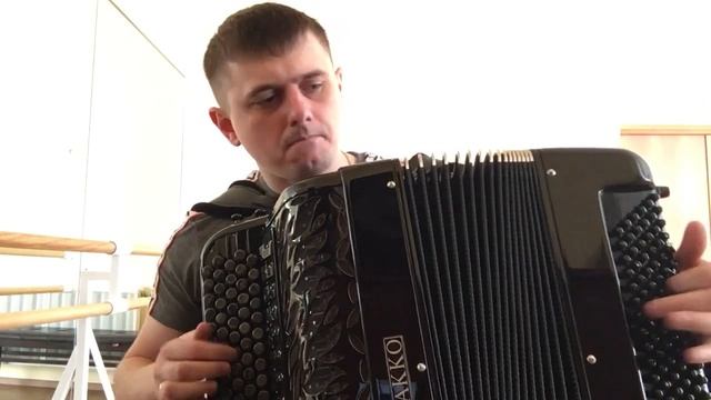 Виртуозное исполнение на баяне пьесы “Indefference” Tony Murena. Баянист-виртуоз Иван Адыбаев. смотреть онлайн