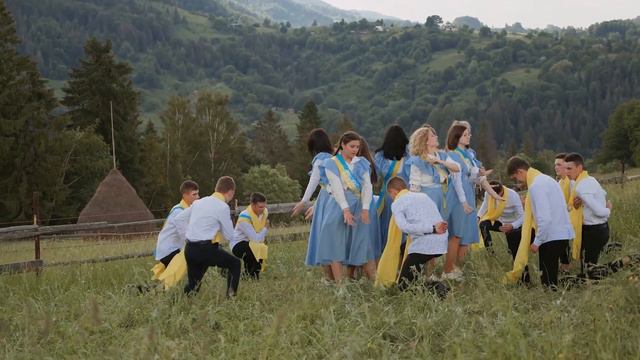 Випускний вальс 11 класу Яворівського ліцею «Гуцульщина» смотреть онлайн