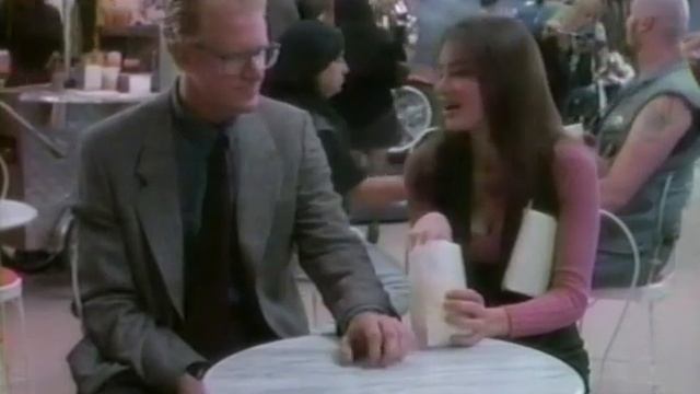 Winnetka Road Episode 4 - Women In Love смотреть онлайн