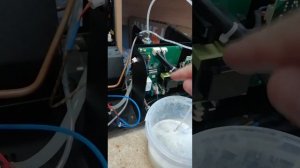 Промывка дымогенератора. восстановление испарителя дым машины.