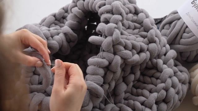 Мастер-класс по вязанию: Подушка крупной вязки. Пряжа Булочка XL. смотреть онлайн