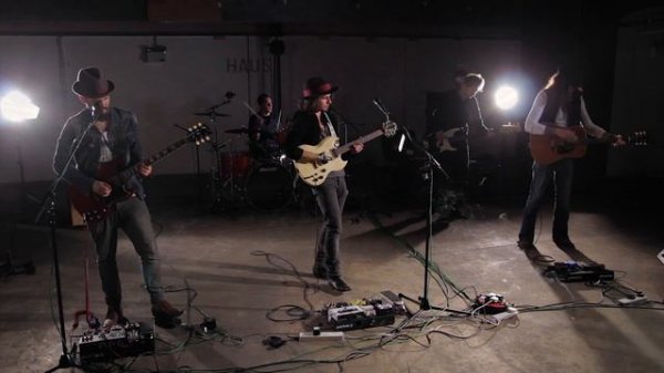 Xander and the Peace Pirates - Rain (Live)