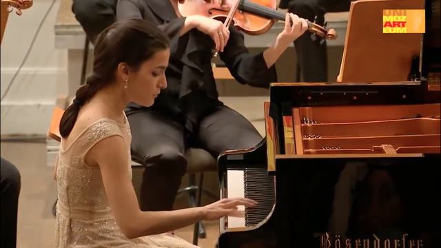 Saskia Giorgini - Winner of the International Mozart Piano Competition 2016 смотреть онлайн
