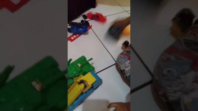 ngasuh/momongin anak anak sambil main tebak tebakan mobil tentara#dorr смотреть онлайн