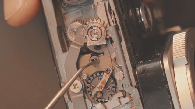 Repairing A Film Camera For The First Time || Olympus OM1