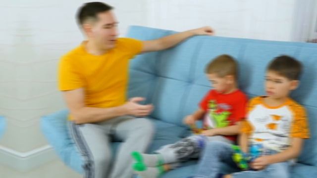 Дети нашли новые Игрушки Гуджитсу! Папа устроил детям челлендж. смотреть онлайн