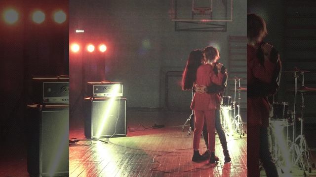 Девочка в классе