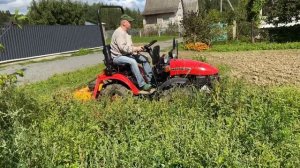 Уникальная роторная косилка КТМ-2 против бурьяна и лучший белорусский минитрактор МТЗ 152.