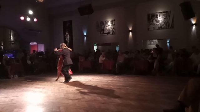 Cachivache Tango con Jose Halfon y Chiara de la Tierra en Salon Canning milonga смотреть онлайн