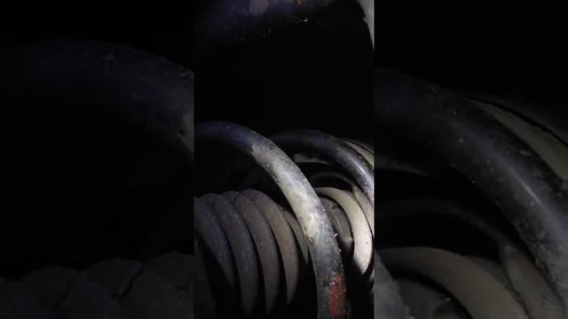 Renault Megane || 1.9 dci top mount / bearing issue part 1 смотреть онлайн