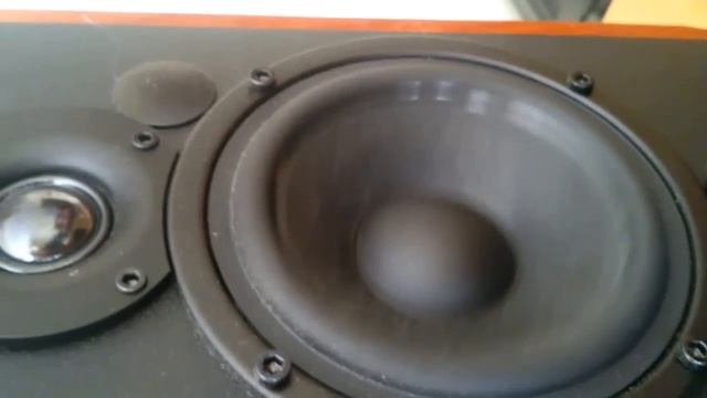 Edifier 1700BT BASS TEST смотреть онлайн