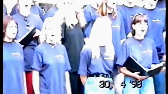 HaleBopp Singers - kontsert Tartu Toomkiriku varemetes 1998. a смотреть онлайн