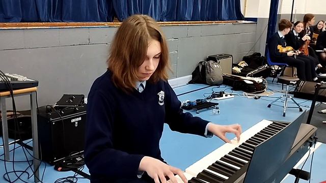 Арина, Школьный Концерт, Пианино смотреть онлайн