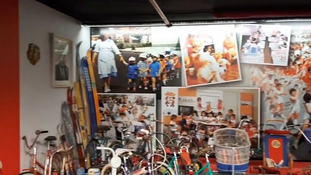 Muzeul retro din Varna смотреть онлайн