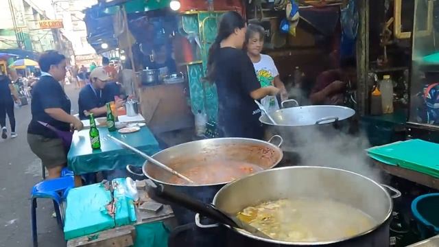 THIS Is Why We Love Philippines (first time trying lechon) ?? смотреть онлайн