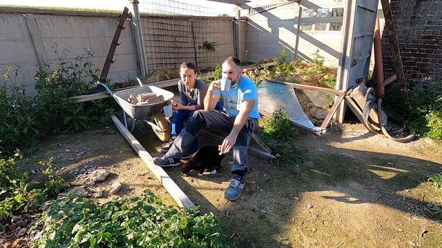 You break it? - You fix it! / Fixing the wall of our 1908 abandoned farm смотреть онлайн