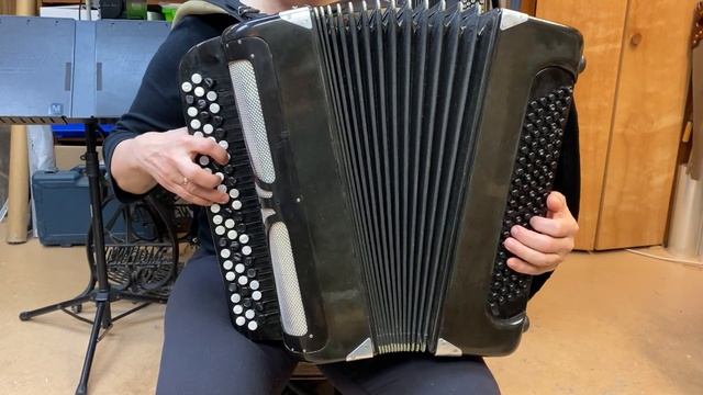 Demonstration of custom made bayan. Демонстрация Фигановского баяна. смотреть онлайн