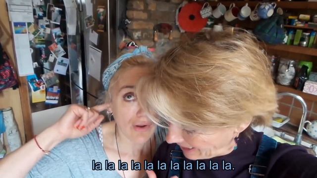 Fracking: Emma and Sophie Thompson's cunning plan... смотреть онлайн