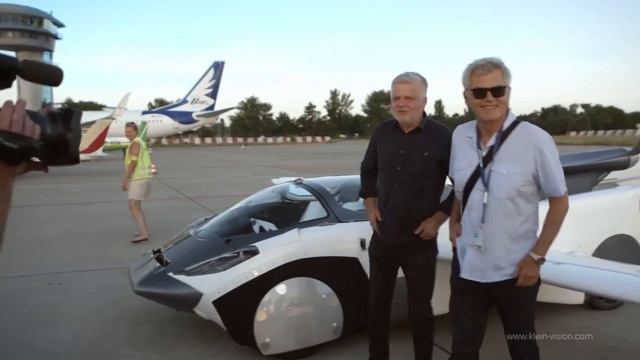 Aircar: Futuristic Flying Car Completes First Inter-city Journey #aircar #flyingcar