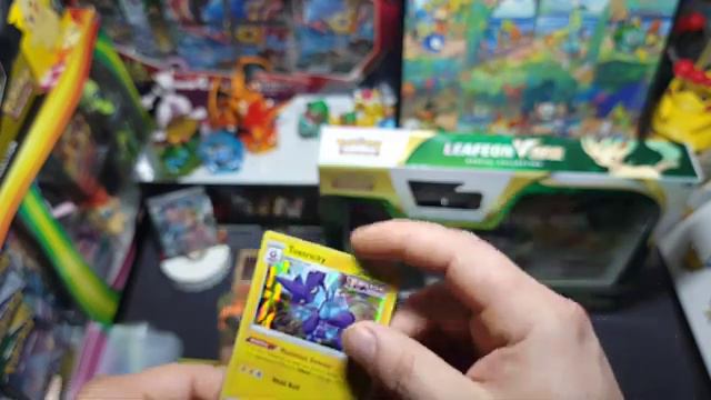 Leafeon VStar Box Opening смотреть онлайн