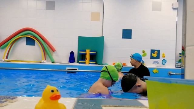 Сходили в АКВА - КЛАСС , спасли слизня, накормили белку - программа на день!) смотреть онлайн