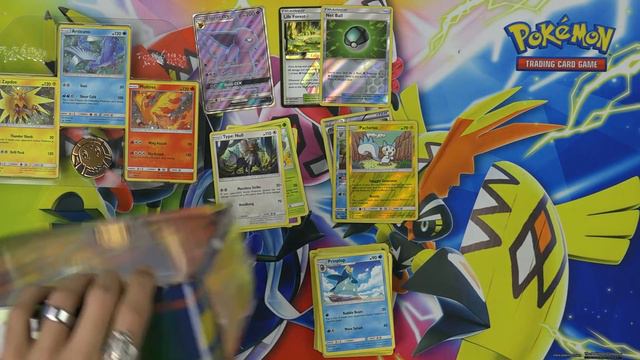Opening 3x Pokémon TCG: Collector Chest (Fall 2018) смотреть онлайн