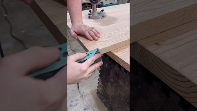Making a 1” corner radius on a table top - Woodworking - router jigs смотреть онлайн