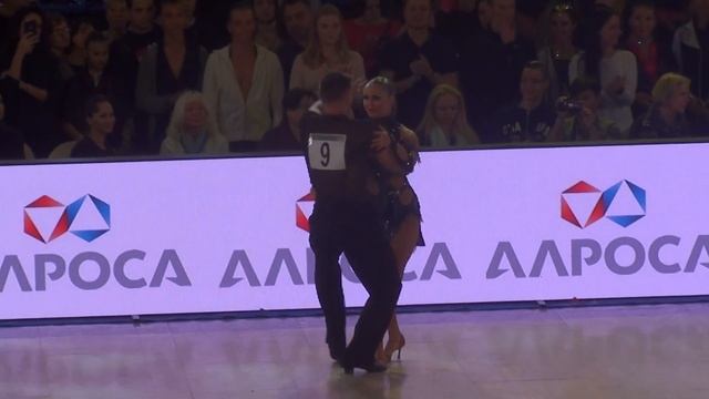 Timur Imametdinov - Nina Bezzubova, GER Samba R3 WDSF Grand Slam Latin ROC - 2017 смотреть онлайн