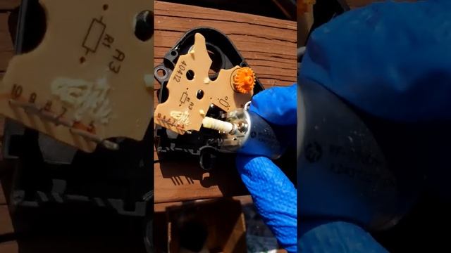 Mercedes ML320 W163 M112. Ремонт кондиционера Часть 2.