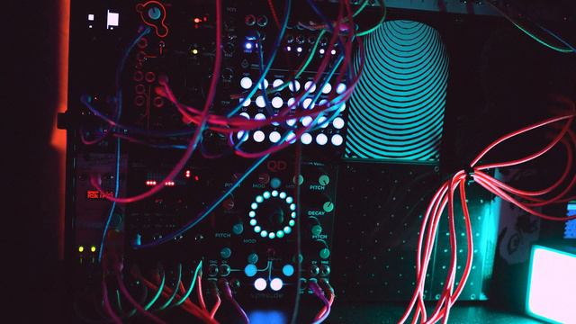 "Decode" | Acid Rain Maestro, Squarp Rample, QD Drums, Beehive смотреть онлайн