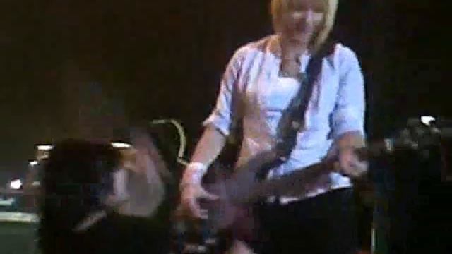 Ранетки канцерт в Смоленске Лена и Нюта .wmv смотреть онлайн