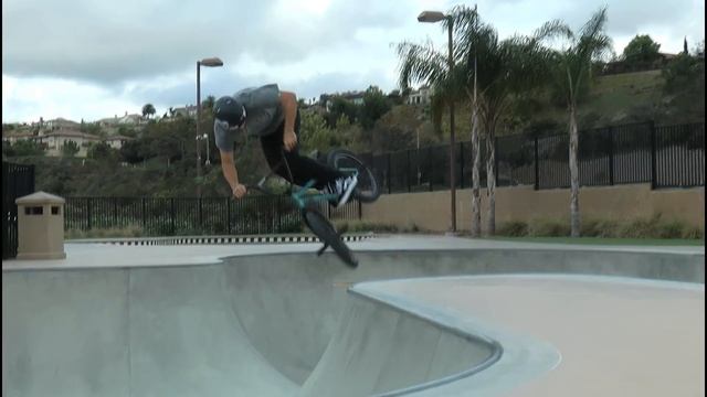 BMX - How-to: Tabletops w/ Gary Young смотреть онлайн