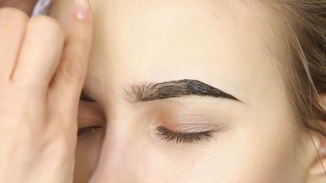 ОФОРМЛЕНИЕ БРОВЕЙ. Коррекция и окрашивание красителем levissime. ХУДОЖЕСТВЕННОЕ ОФОРМЛЕНИЕ БРОВЕЙ смотреть онлайн