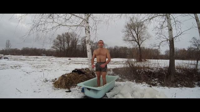 Уличное джакузи в ледяной воде #закаляюсь #моржевание смотреть онлайн