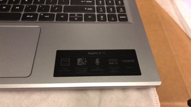 Acer Aspire 3 15 (2023) Laptop Unboxing + First Boot Up (Pure Silver) смотреть онлайн