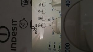 Стук барабана при отжиме. Стиральная машинка Indesit WITL 106.