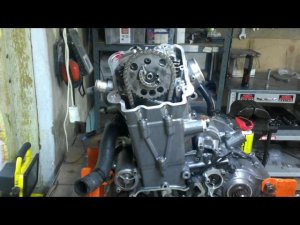 Как установить натяжитель цепи ГРМ на KTM 690