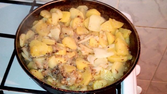 Картошка с грибами (рядовками) смотреть онлайн