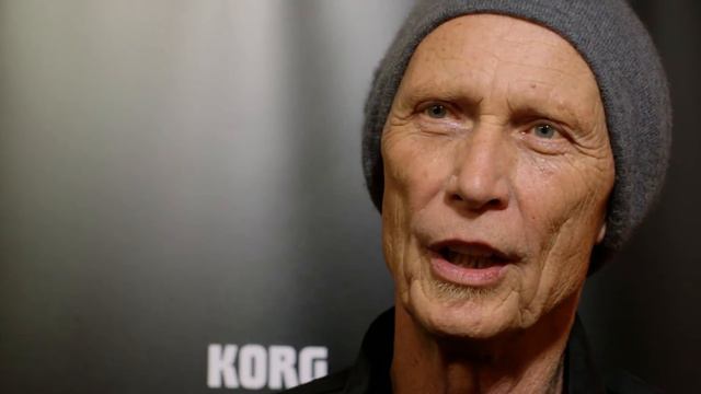 Backstage with Bass Legend Michael Rhodes смотреть онлайн