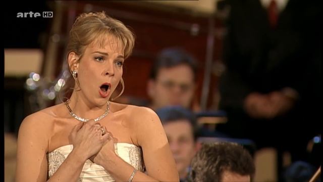 Elīna Garanča - Ave Maria(HD) смотреть онлайн