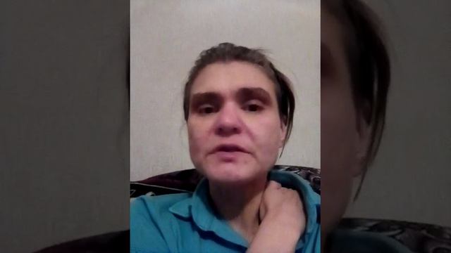 Боюсь находится дома. Сложно сохранять обет молчания. смотреть онлайн