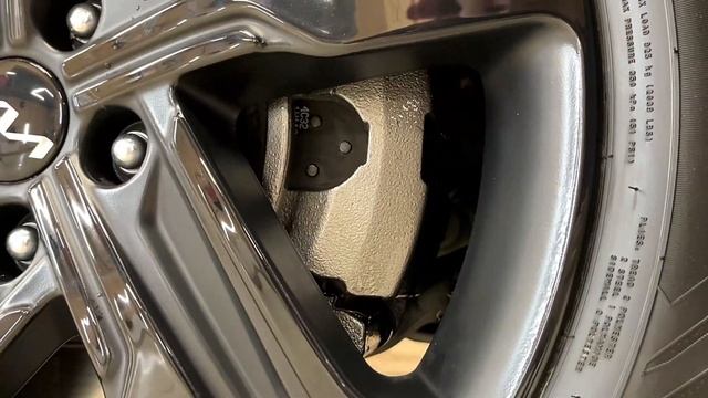 Бронирование Kia Sorento Prime матовой плёнкой, покраска дисков и суппортов, антихром, шумоизоляция смотреть онлайн
