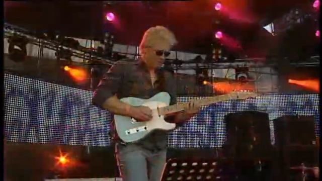 Sabina Hank live @ DONAUINSELFEST WIEN "NIMM MIR NICHT DIE LIEBE WEG" смотреть онлайн
