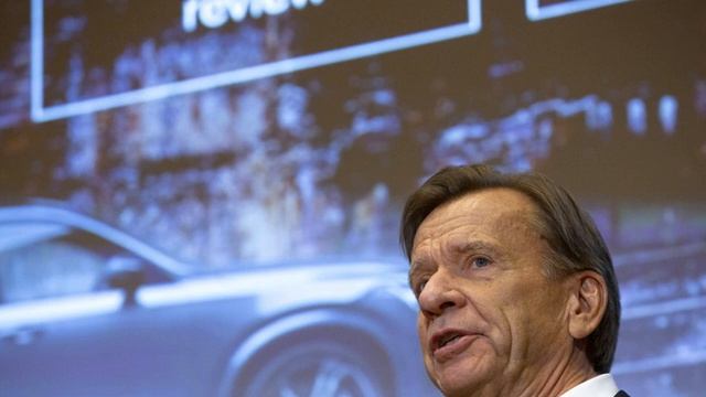 Volvo Cars and owner Geely consider merger deal смотреть онлайн