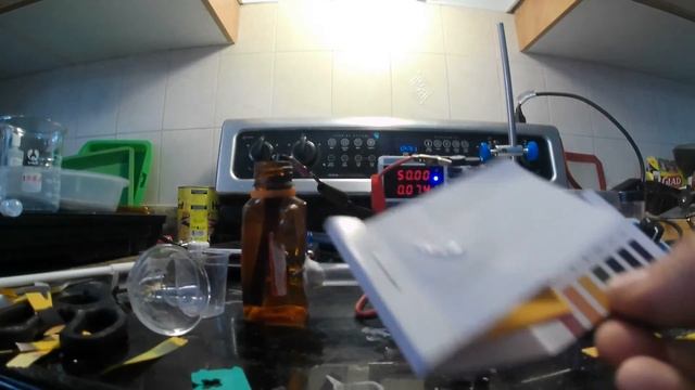 Making Sodium Hydroxide (NaOH) using electrolysis with a cotton membrane смотреть онлайн