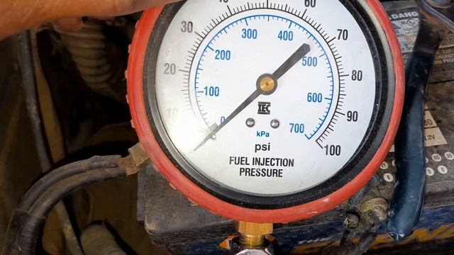 suzuki vitara año 98,bomba de combustible falla,?como medir presion de combustible? смотреть онлайн