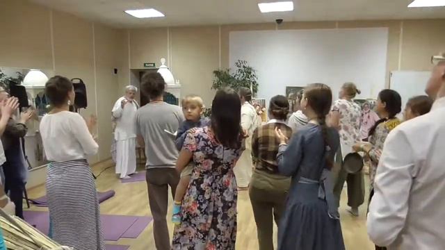 Прем Прайоджан прабху ГАУРА АРАТИ Санкт-Петербург 09 06 2017 смотреть онлайн