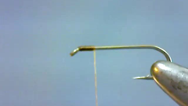 fly tying with "Wire Heads" by Doug Korn (part 1 of 2) смотреть онлайн